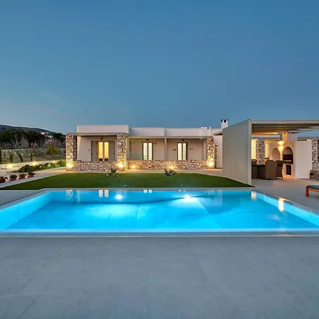 Leo - Unique & Calm * Parikia (Paros)